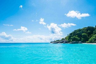 美丽海岛蓝色海景风光