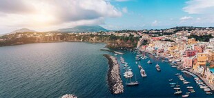 海滨城市美丽海港风光