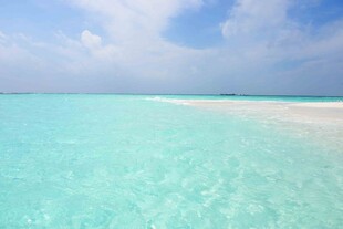 梦幻蓝白海岛风光