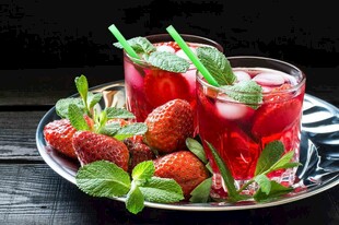 草莓薄荷冰饮