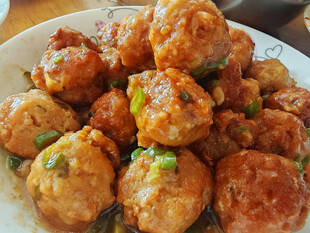 美味油炸肉丸