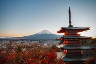富士山下的古韵宝塔