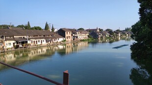 江南水乡河畔古朴景致