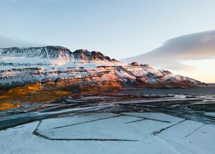 雪山日出美景