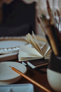 书桌上的文艺创作小角落