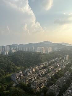 城市与山林交融的住宅区