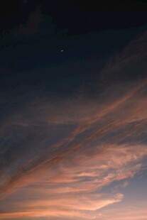 绚丽晚霞中的梦幻天空