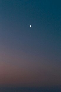 夜空下的孤星