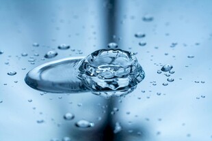 水滴晶莹