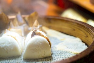 蒸笼里的美味包子