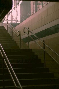 室内楼梯的光影景致