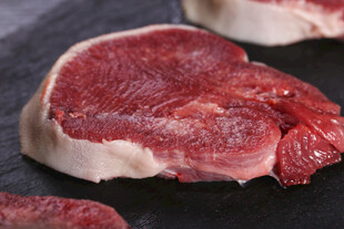 新鲜生牛肉特写