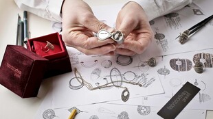 手工打造精美珠宝饰品