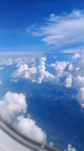 高空俯瞰云海美景