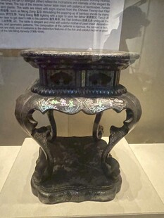 黑漆嵌螺钿精美雕花古典底座