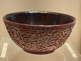雕花古碗