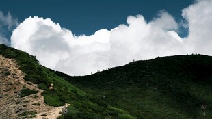 山间云景