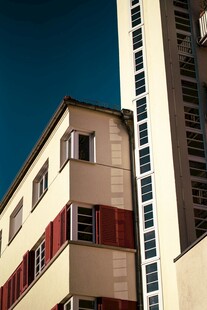 现代风格建筑外观特写