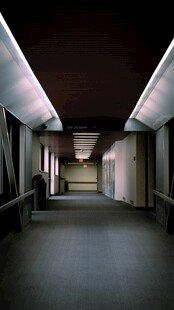 空旷走廊
