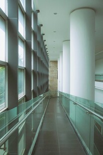 现代风格走廊过道空间