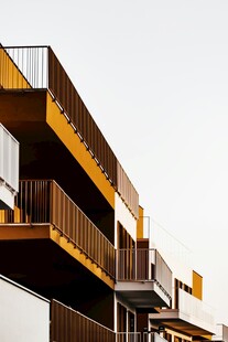 现代风格多层建筑外观