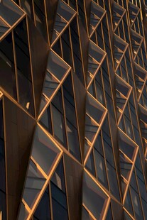 几何金属结构建筑外观