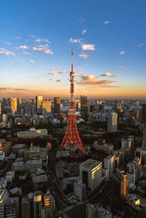东京城市天际线与铁塔景观