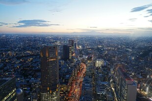 城市天际线日落美景