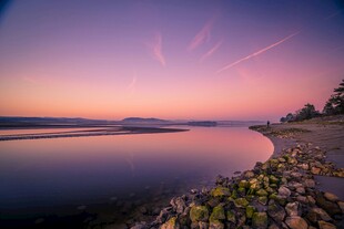 湖畔日落美景