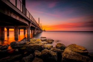 海边栈桥日落美景