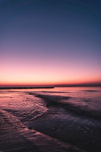 海边绝美日落时分景象