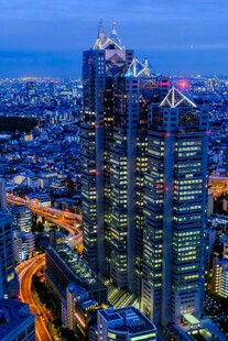都市璀璨夜景俯瞰图