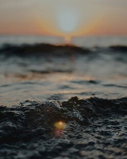 海浪轻涌
