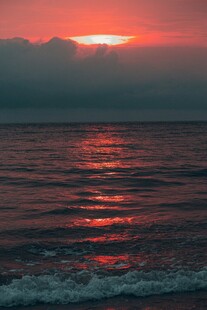 海上绝美日落景观