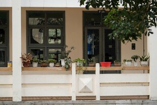 温馨街边小店外观