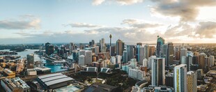 城市天际线全景俯瞰图