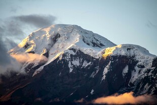 雪山壮丽美景