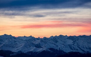 雪山壮丽晚霞美景