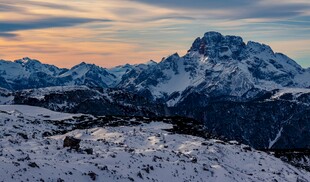 雪山壮丽美景