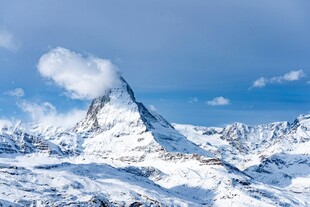 壮丽雪山景观