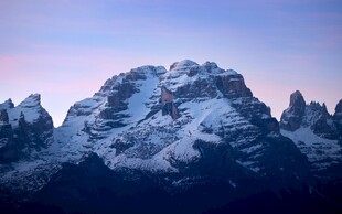 雪山壮丽美景