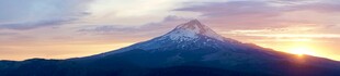 夕阳下的壮丽山峰