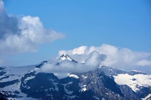 雪山之巅