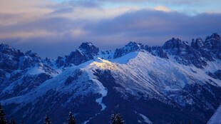 壮丽雪山美景