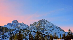雪山美景