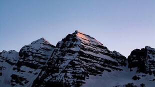 雪山壮丽景致