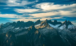 壮丽雪山美景