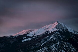 雪山暮色美景