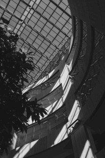 现代建筑内部光影景观