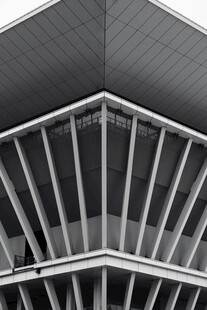 现代建筑独特几何结构